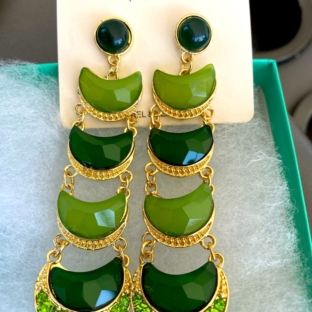 Green moon 🌝 drop rhinestone earrings - Picture 5 of 8
